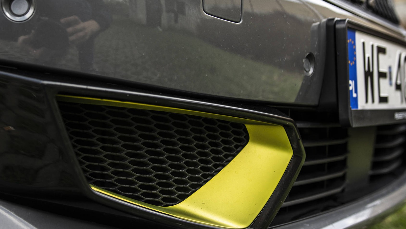 Peugeot 508 - żółte akcenty