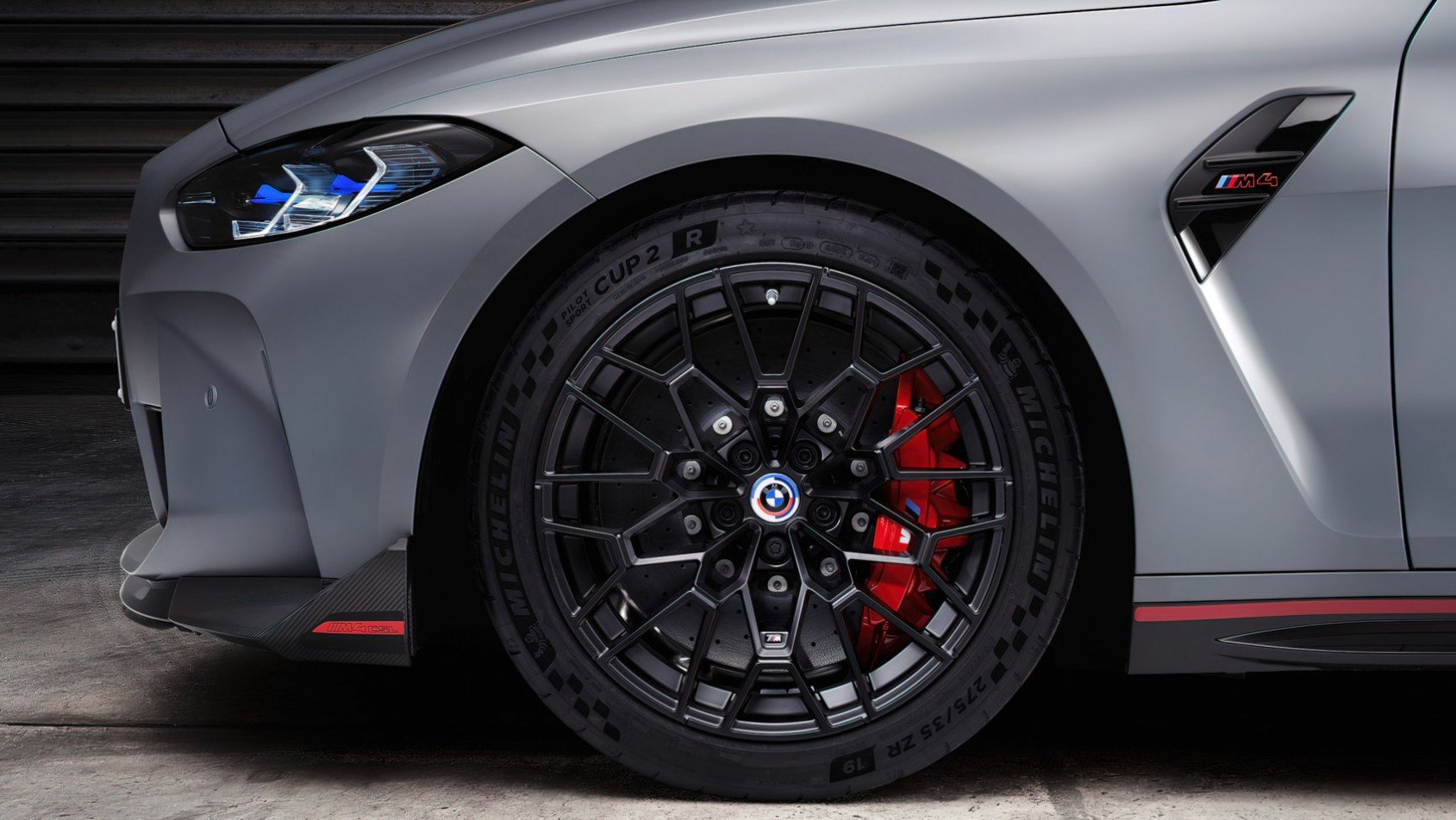 BMW_AK_M4_CSL_Det_Front_02_x46odt-gigapixel-very_compressed-width-1700px