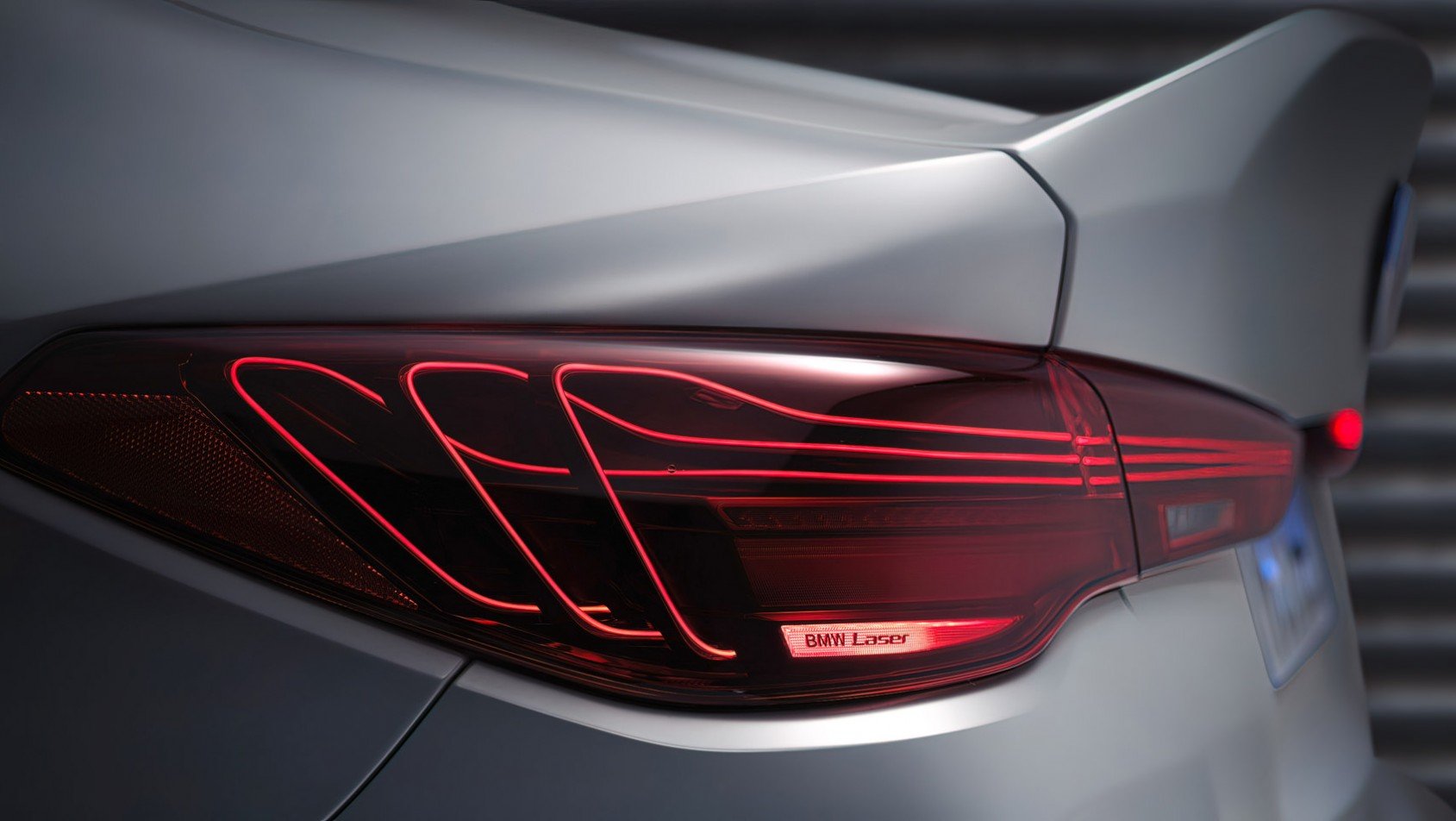 BMW_M4_CSL_światła mijania