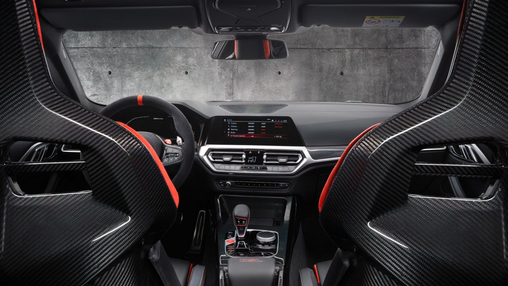 BMW_M4_CSL_wnętrze z tylnego siedzenia
