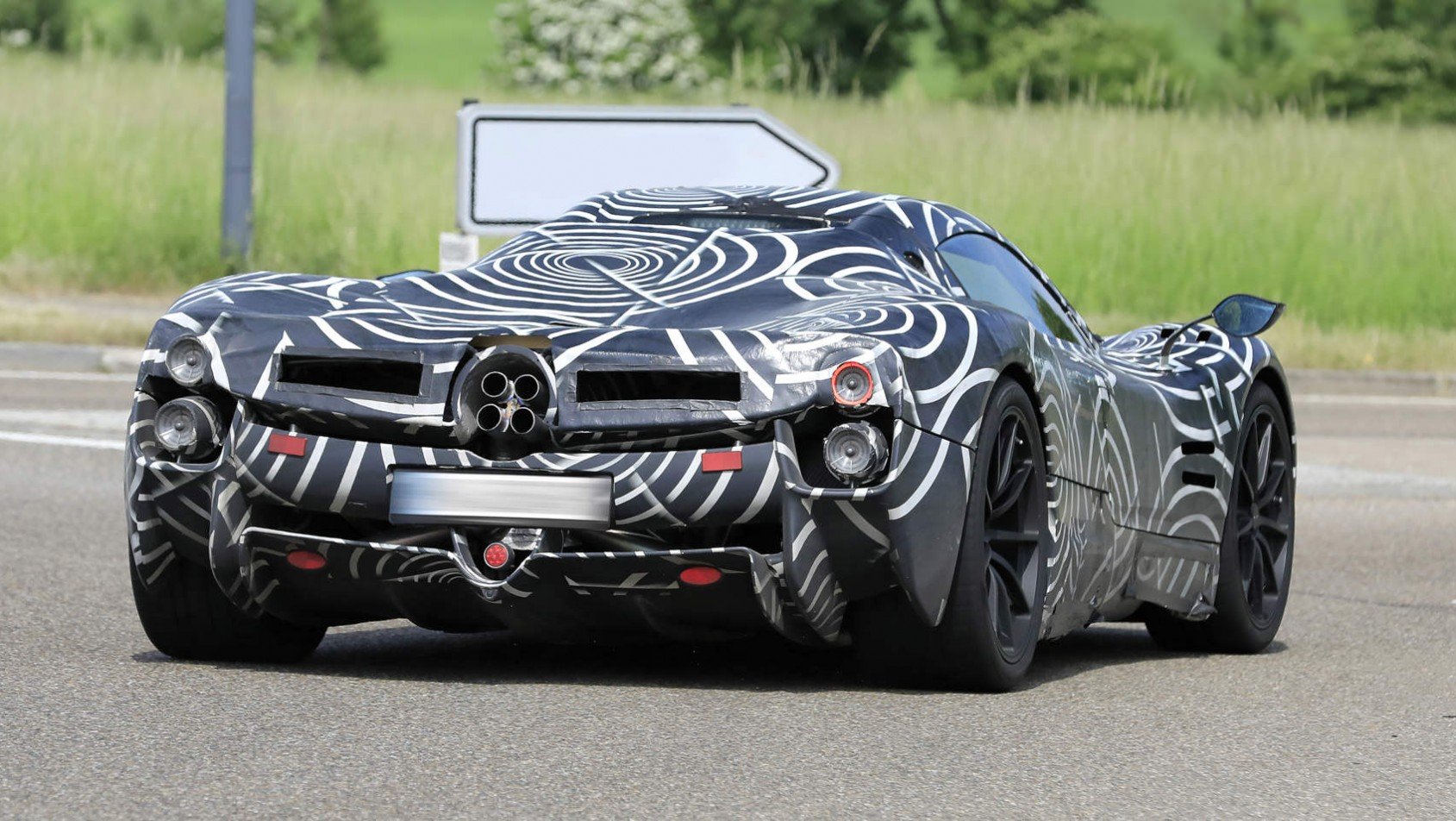 Pagani C10 zdjęcia szpiegowskie