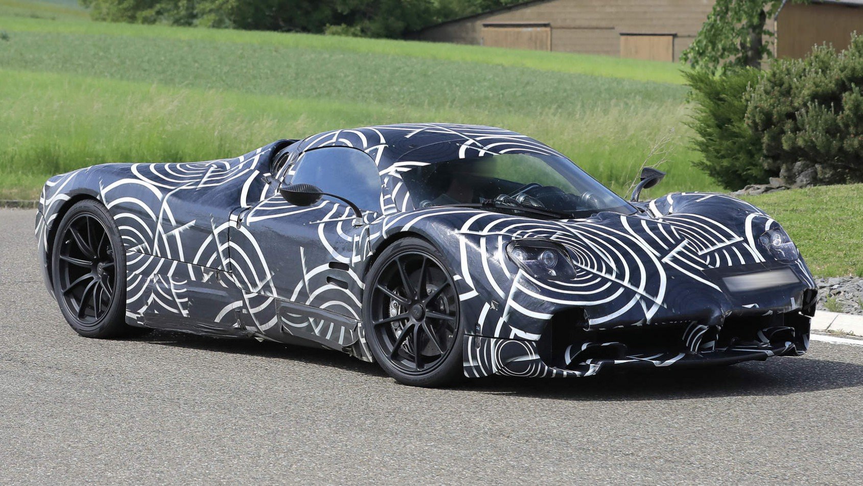 Zamaskowany prototyp Pagani C10
