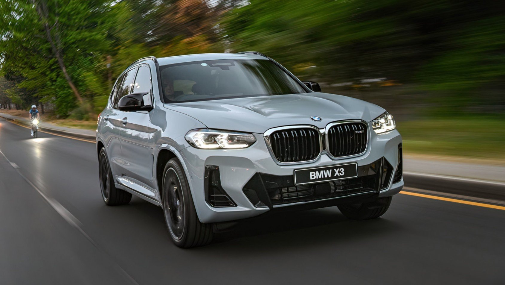 BMW X3 M40d na drodze