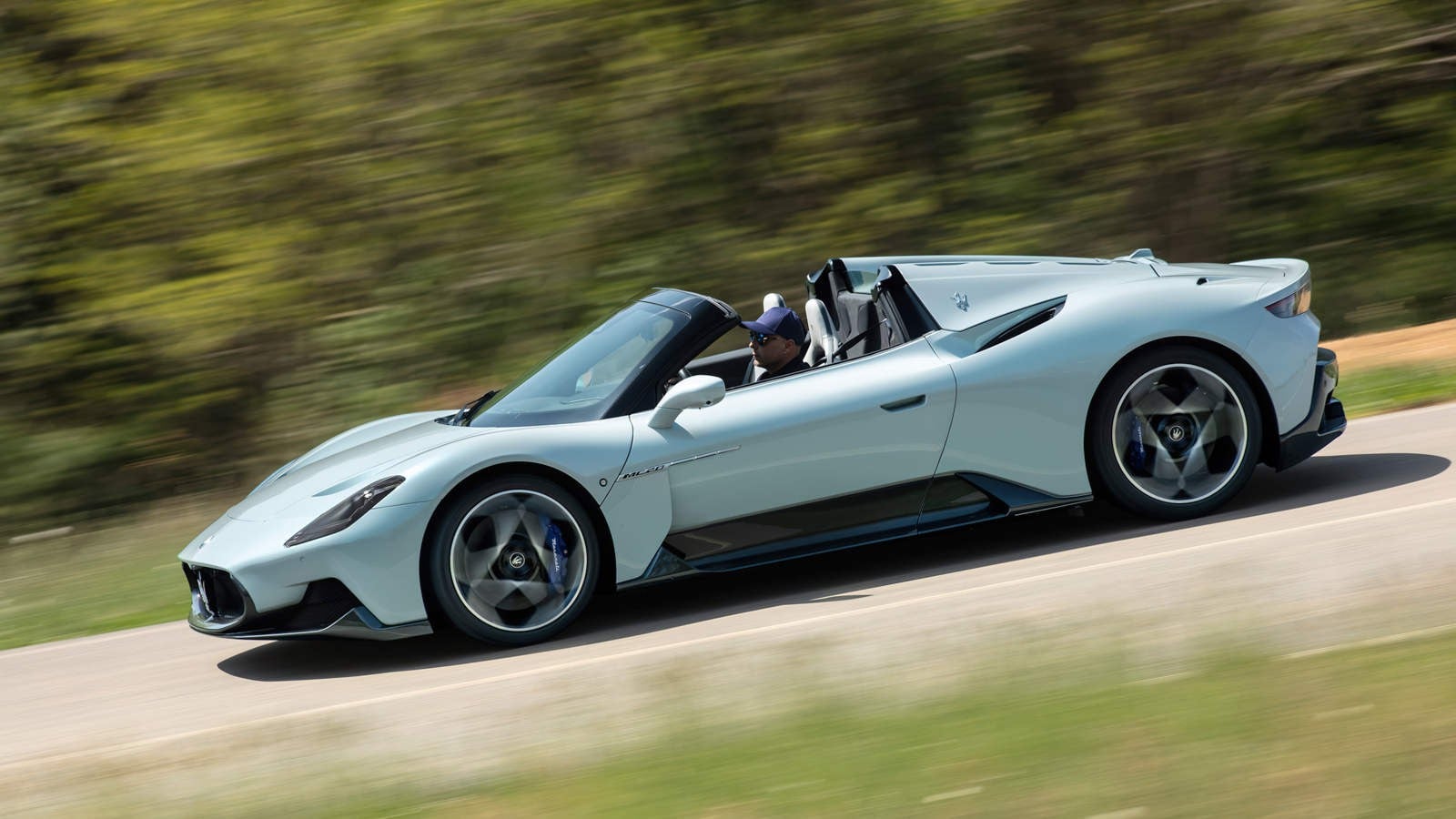 Maserati MC20 Cielo na drodze