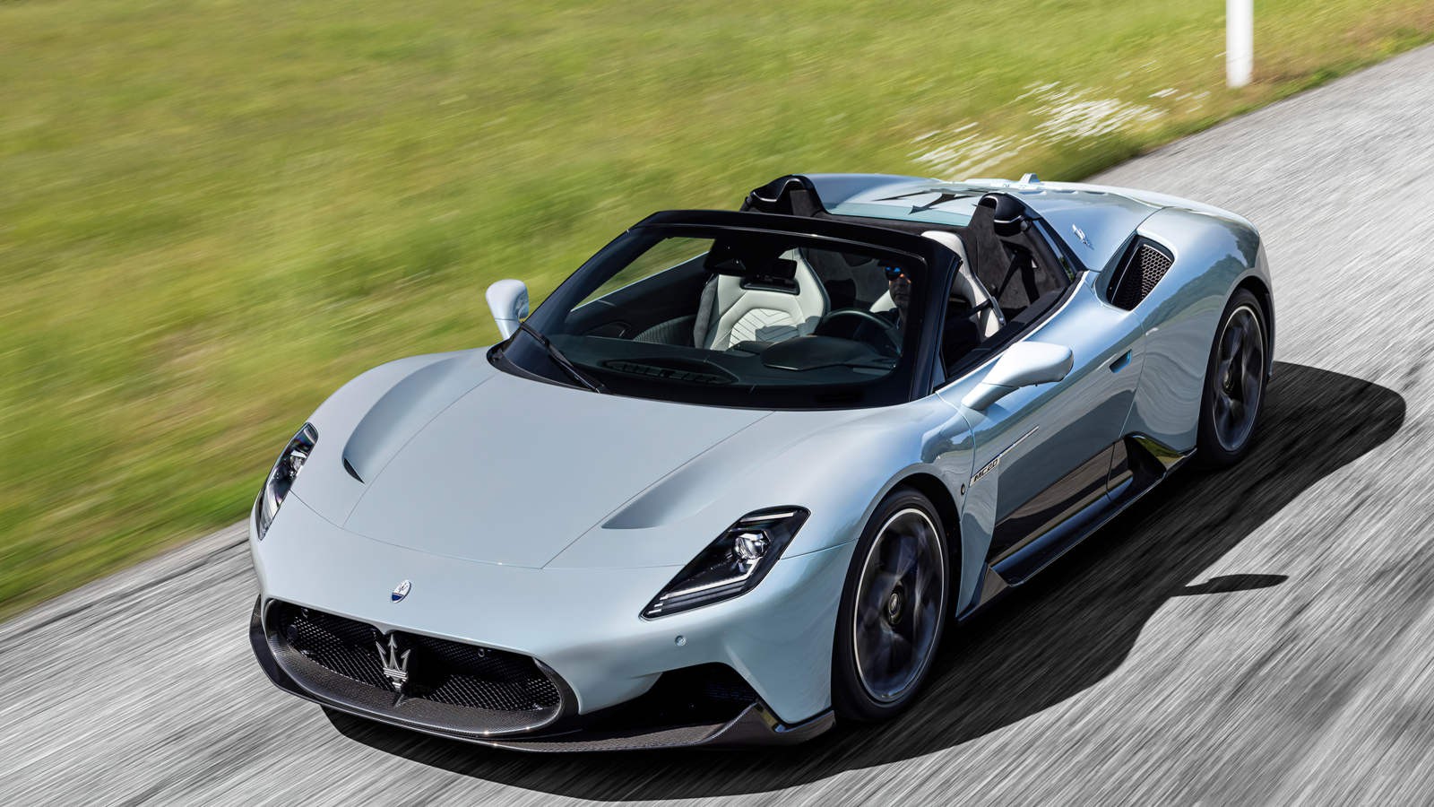 Maserati MC20 Cielo - na drodze