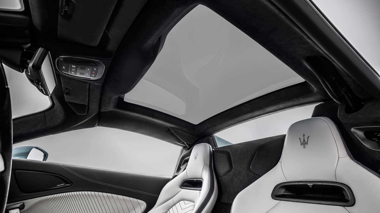 Maserati MC20 Cielo - zamknięty dach