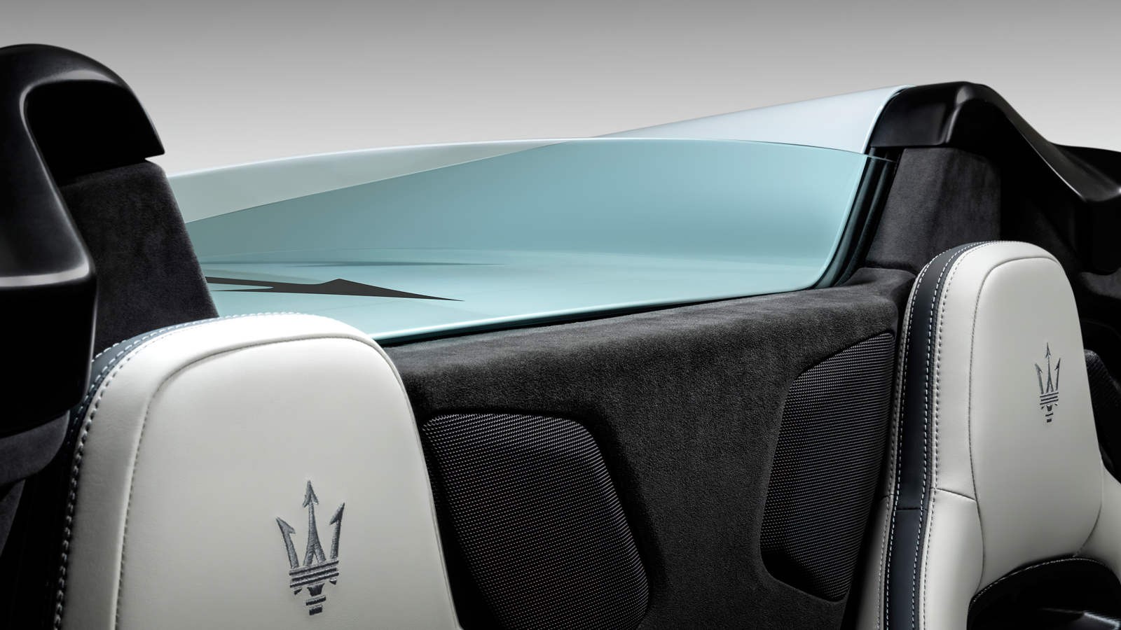 Maserati MC20 Cielo - windshield
