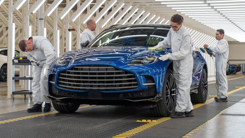 Aston Martin DBX707 w fabryce