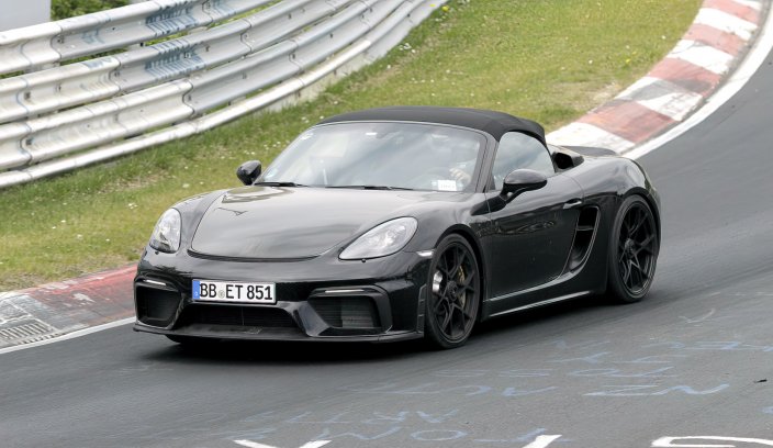 Porsche718 Spyder na zakręcie na torze