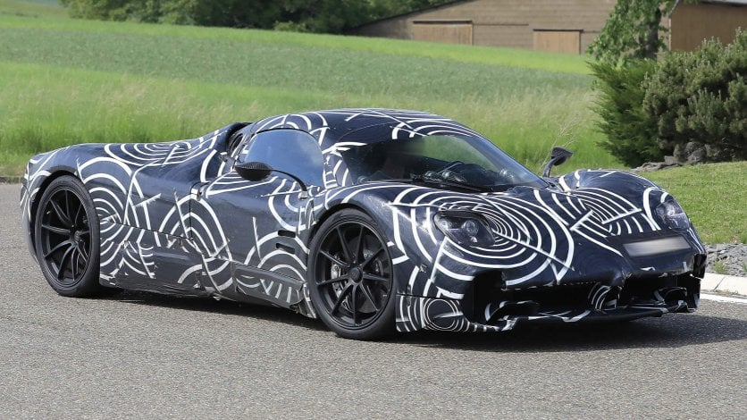 Pagani C10 na zdjęciach - następca Huayry niemal gotowy Zamaskowany prototyp Pagani C10