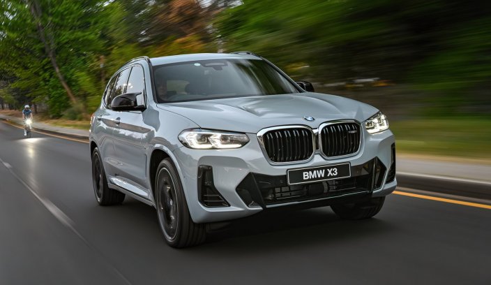 BMW X3 M40d na drodze