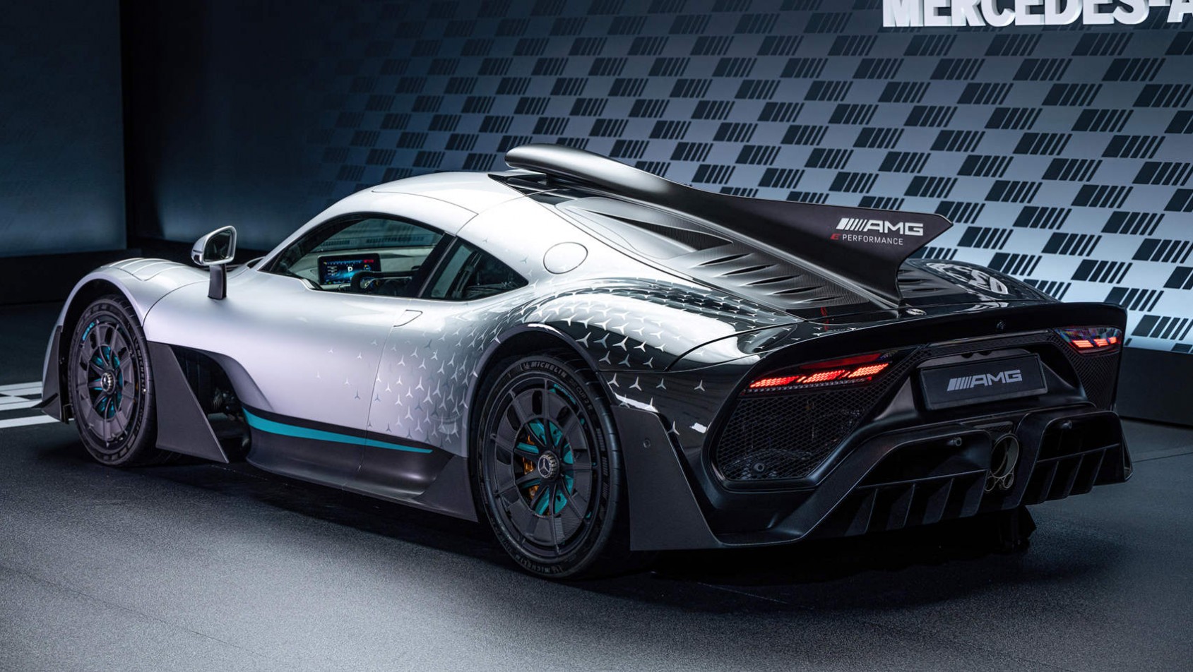 Mercedes-AMG Project One - zbliżenie na tył auta