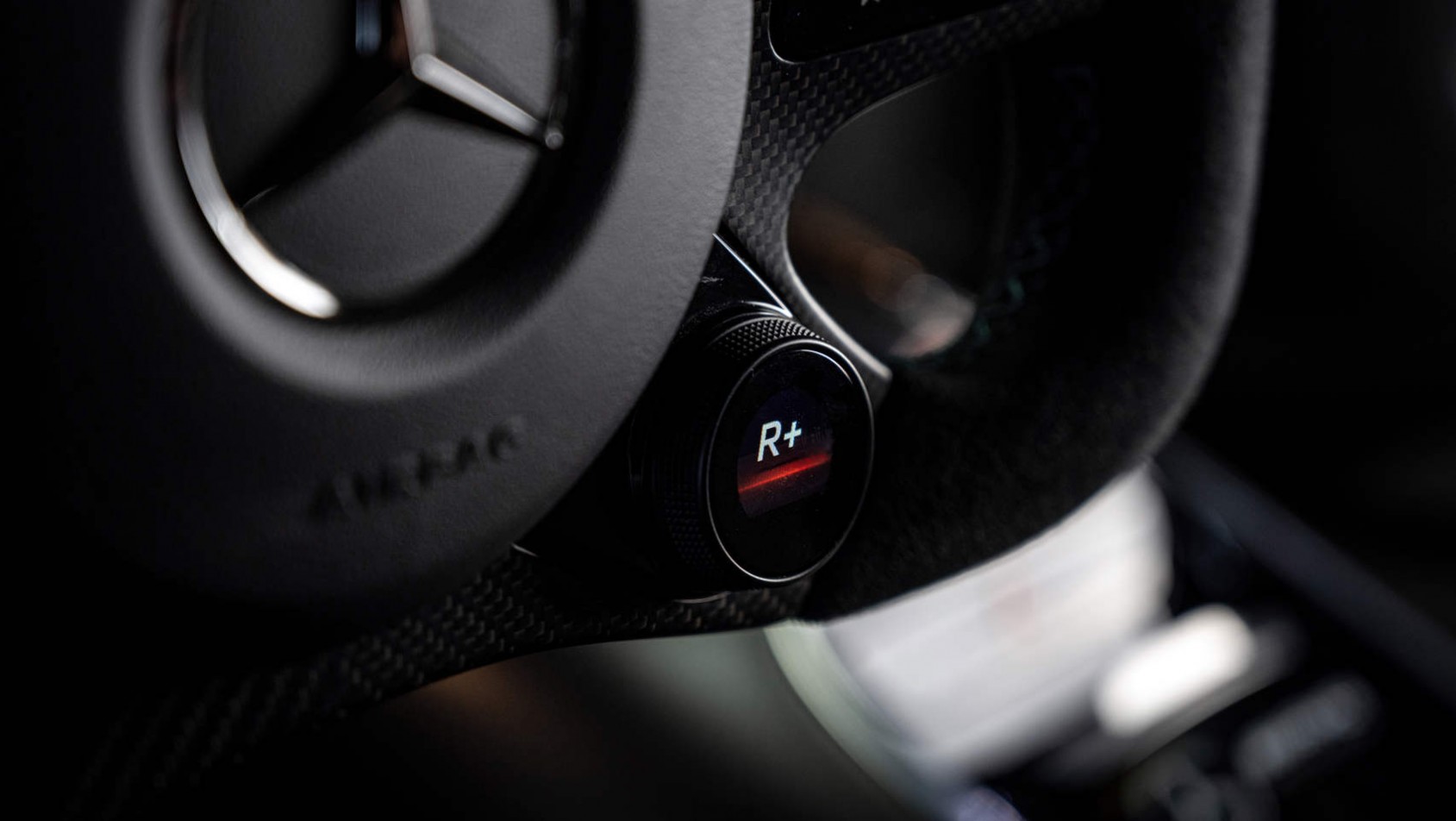 Mercedes-AMG Project One - detale kierownicy