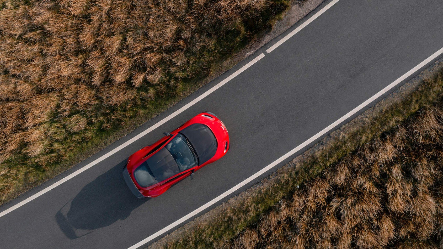 Aston Martin V12 Vantage z lotu ptaka