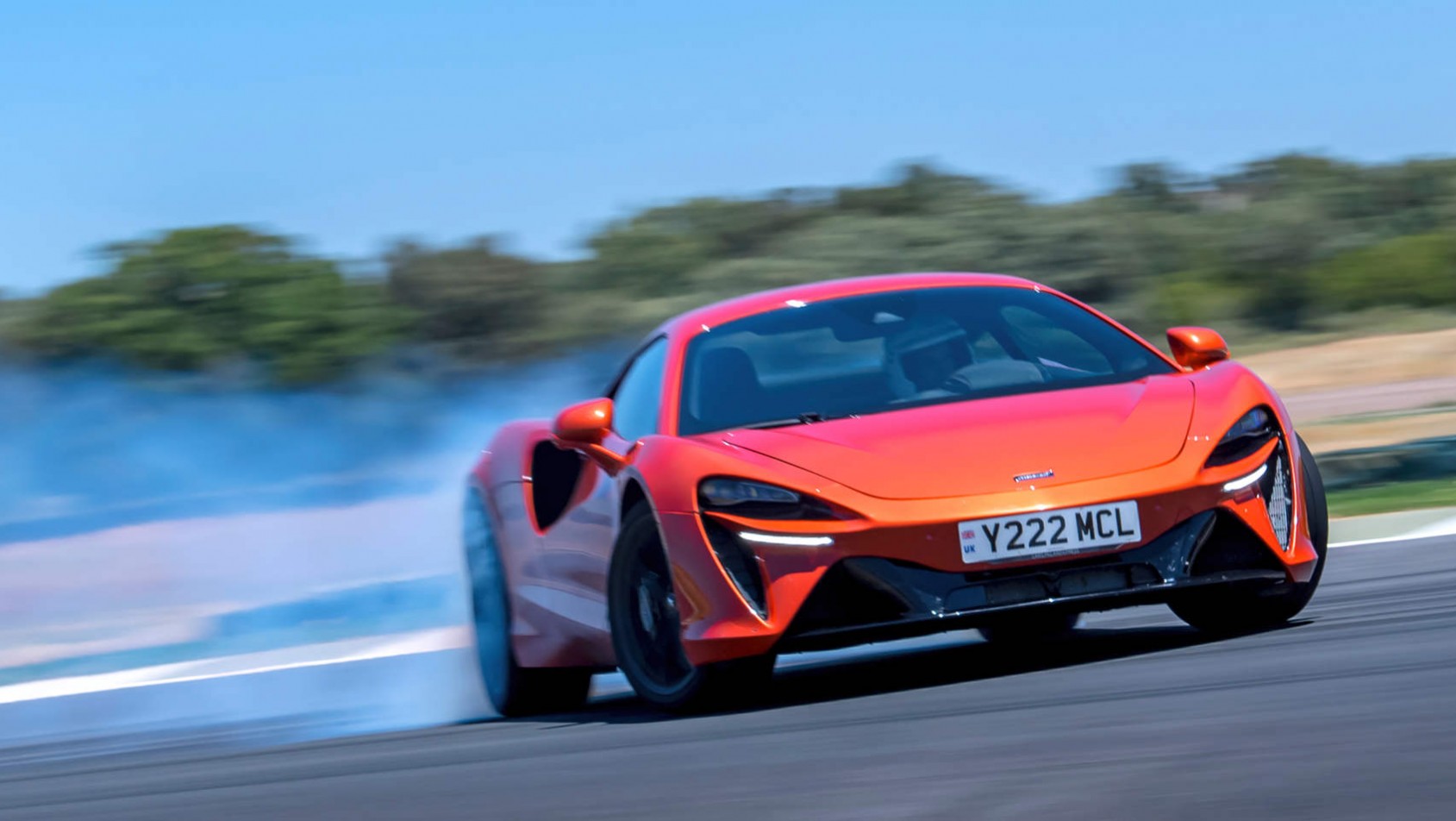 McLaren Artura w trybie Variable Drift Control 