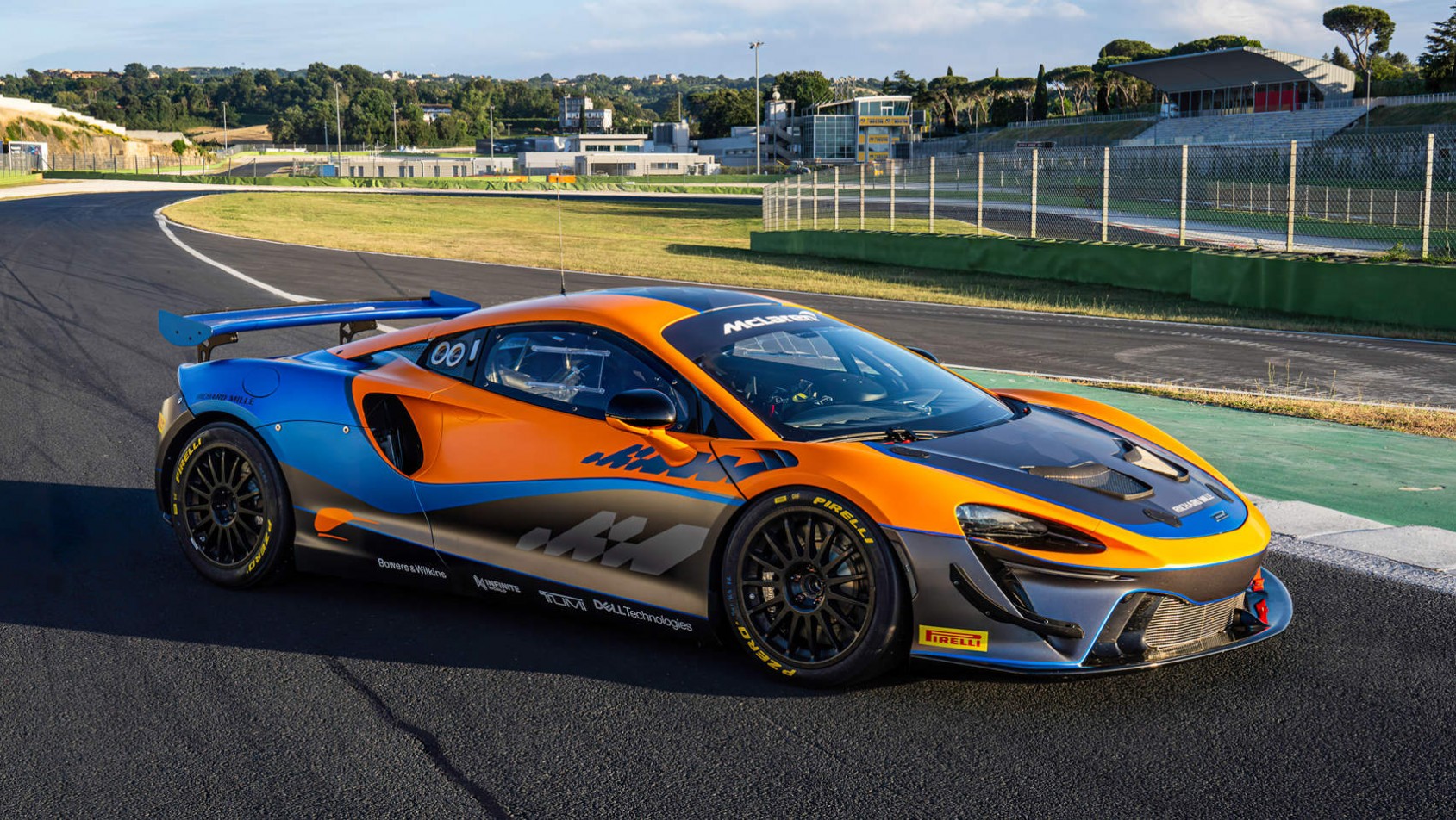 McLaren Artura GT4