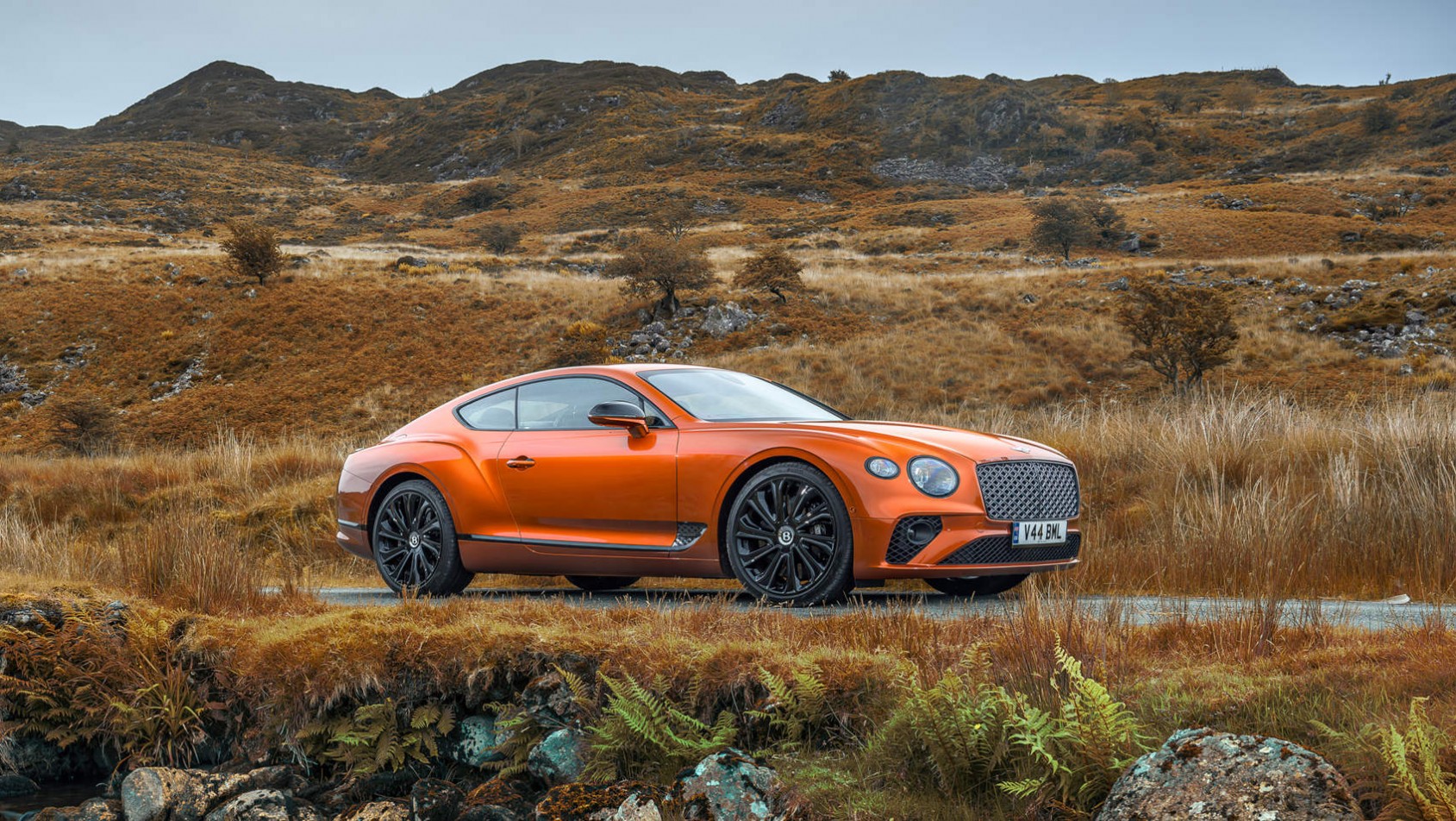 Bentley Continental GT Mulliner - na tle krajobrazu