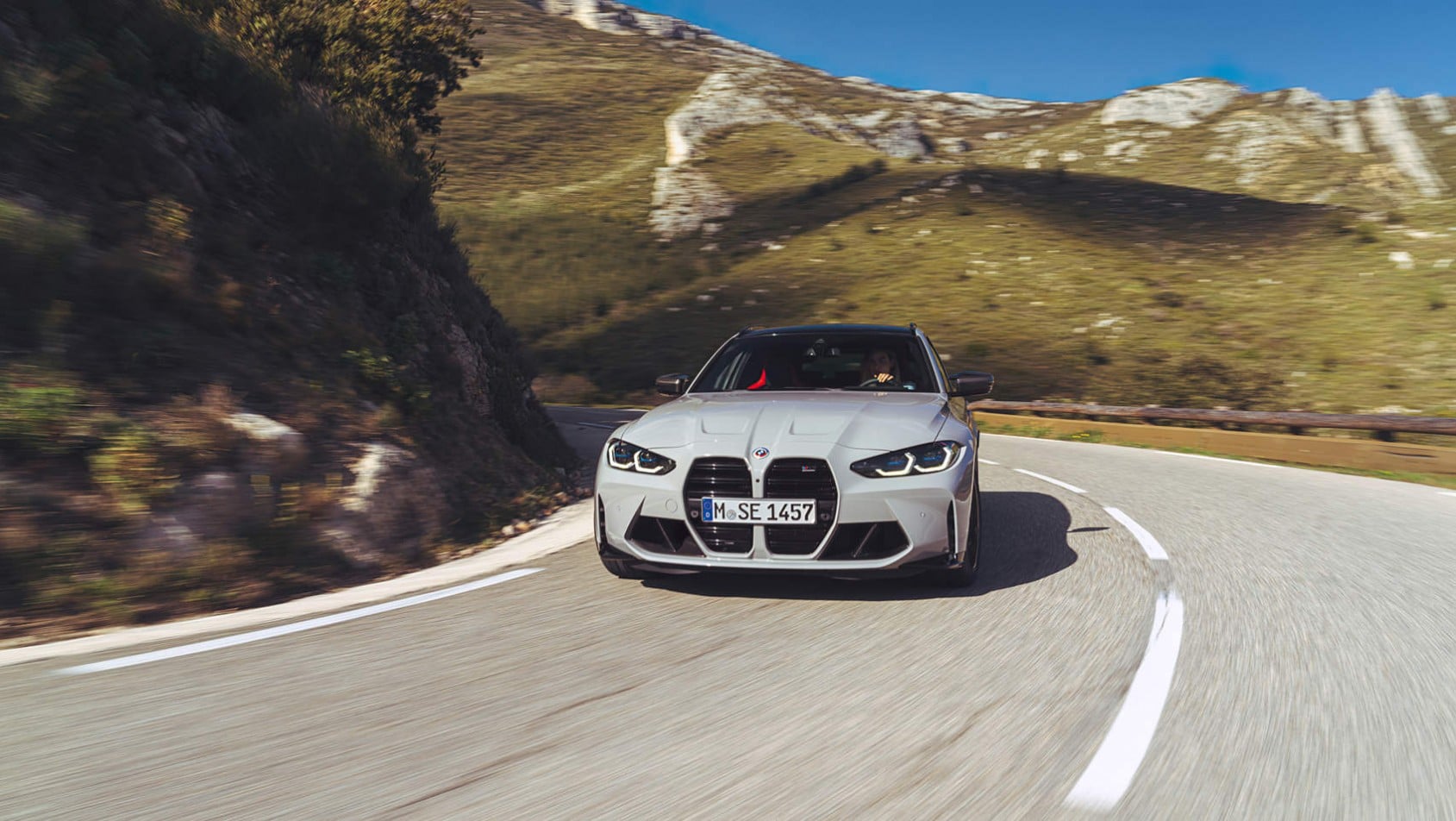 BMW M3 Touring Competition xDrive - w zakręcie