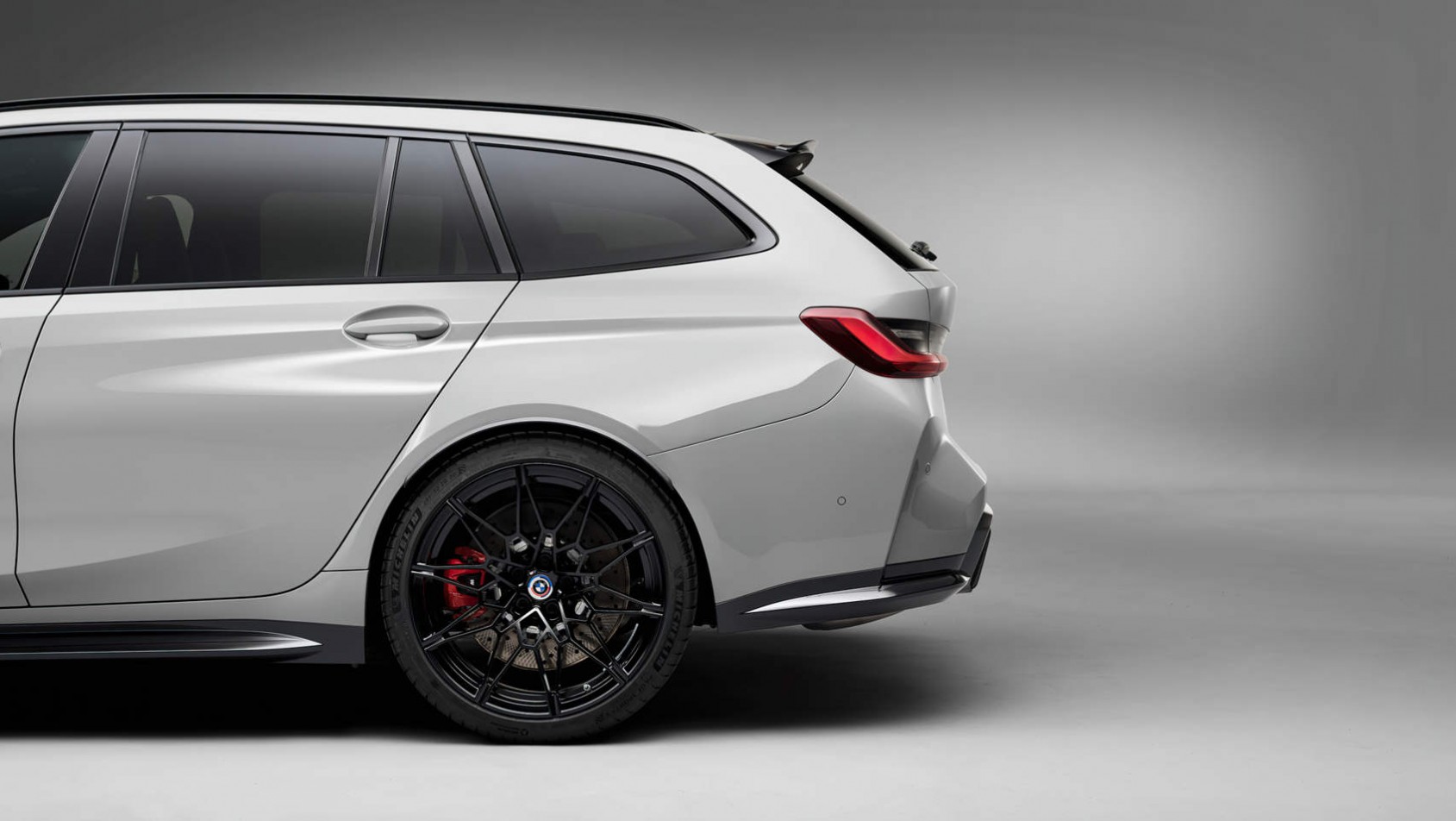 BMW M3 Touring Competition xDrive - zbliżenie na tył auta