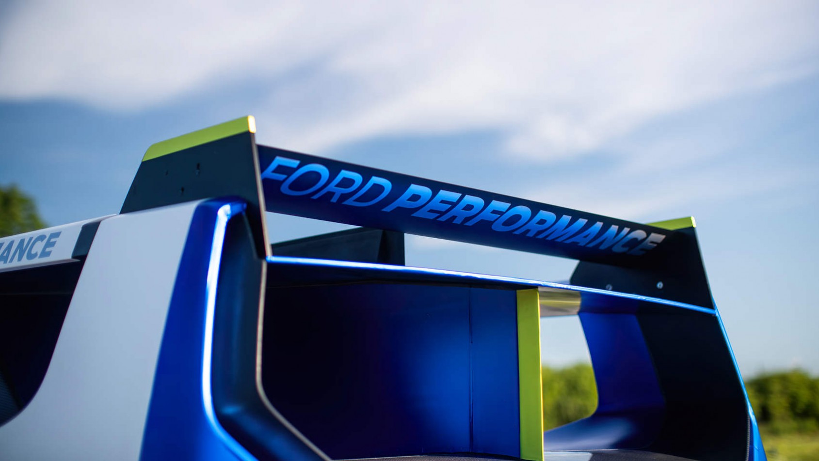 Ford Pro Electric SuperVan - skrzydło