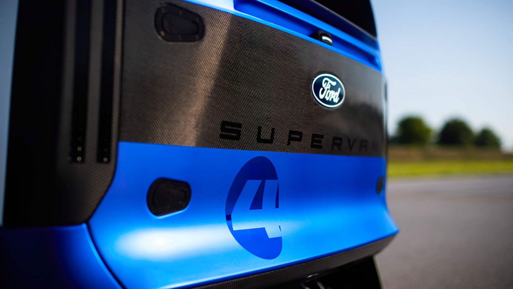 Ford Pro Electric SuperVan - znaczek forda