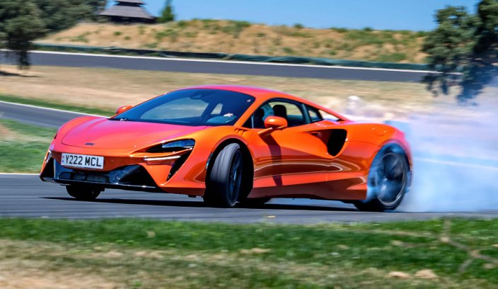 McLaren Artura - jeździliśmy najnowszą hybrydą z Woking McLaren Artura