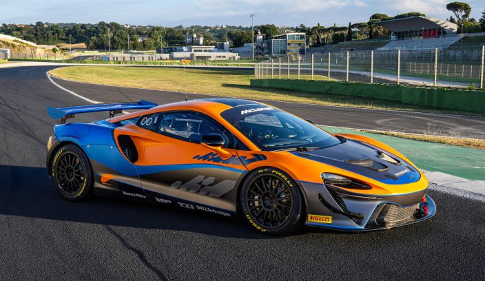 Zaprezentowano wyścigowego McLarena Artura GT4 - następcę 570S GT4 McLaren Artura GT4