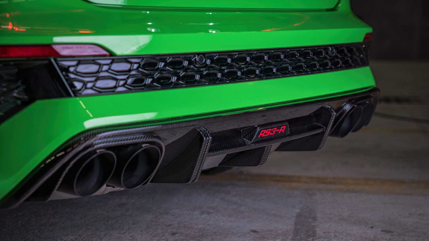 Audi ABT RS3-R - karbonowe dodatki i nowe końcówki wydechu