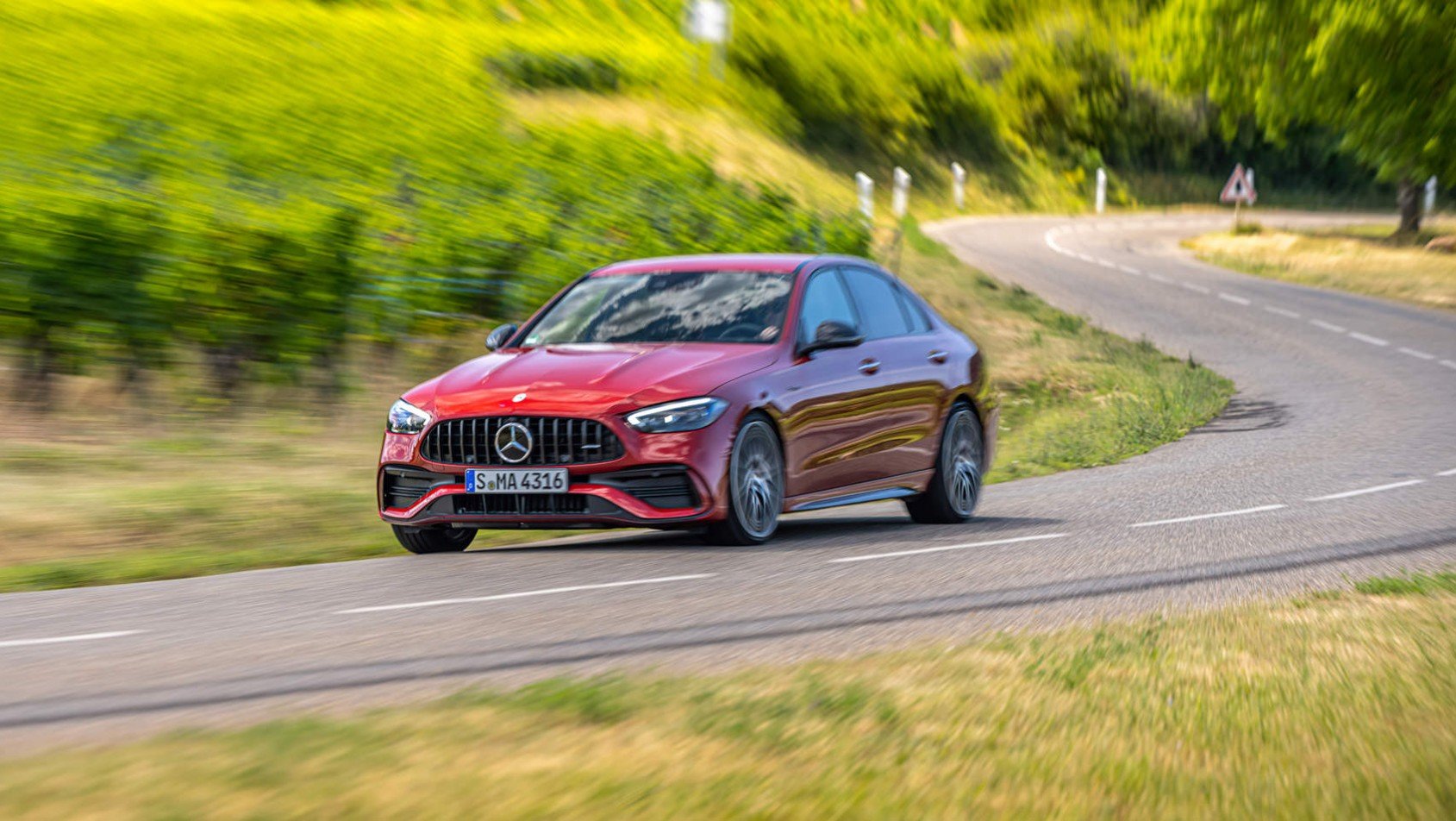 2022 Mercedes-AMG C43 - podczas dynamicznej jazdy