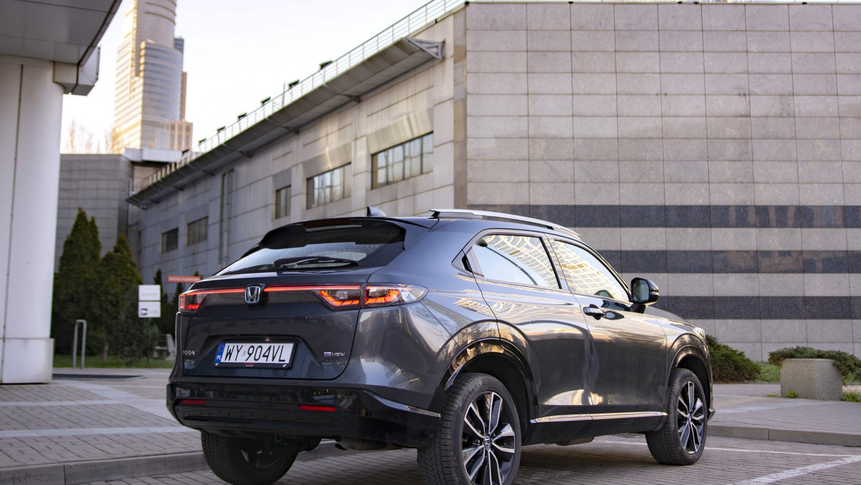 Honda HR-V Advanced Style 1.5 e:HEV e-CVT - widok z tyłu