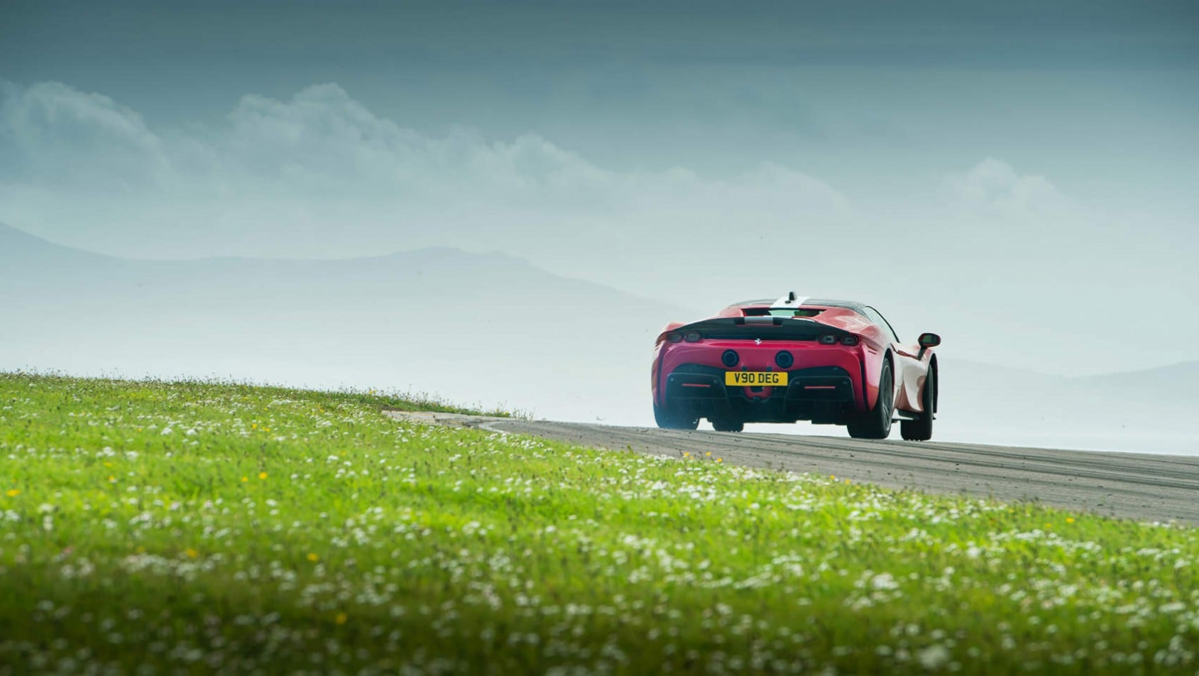 Ferrari SF90 Assetto Fiorano - testy na torze