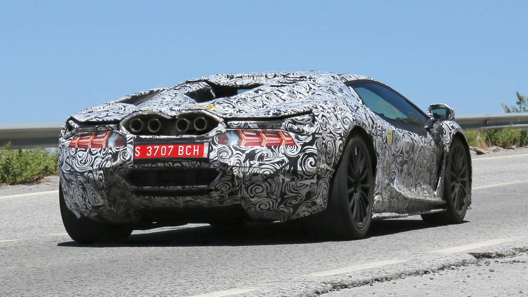 Zbliżenie na tył nowego Lamborghini