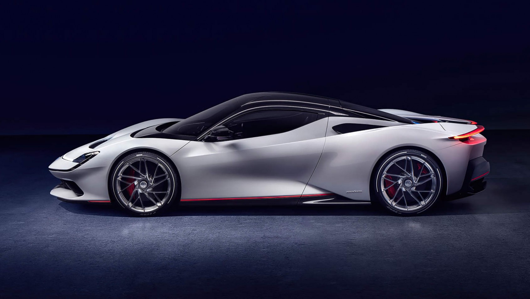 Pininfarina Battista - przepiękna linia auta