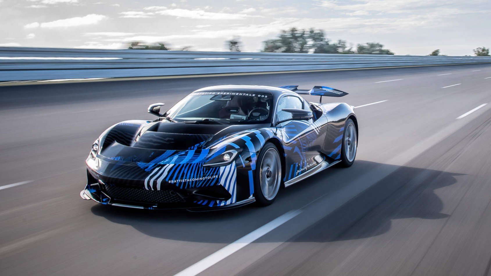 Pininfarina Battista - podczas testów na torze