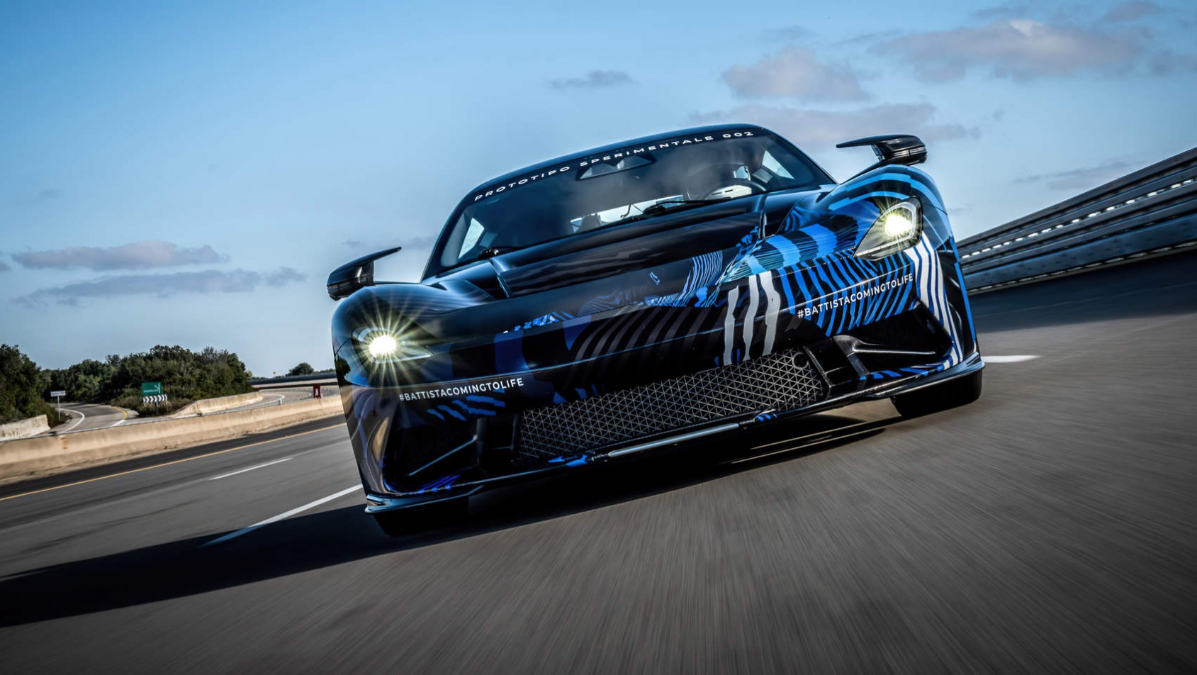 Pininfarina Battista - dynamiczne ujęcie frontu