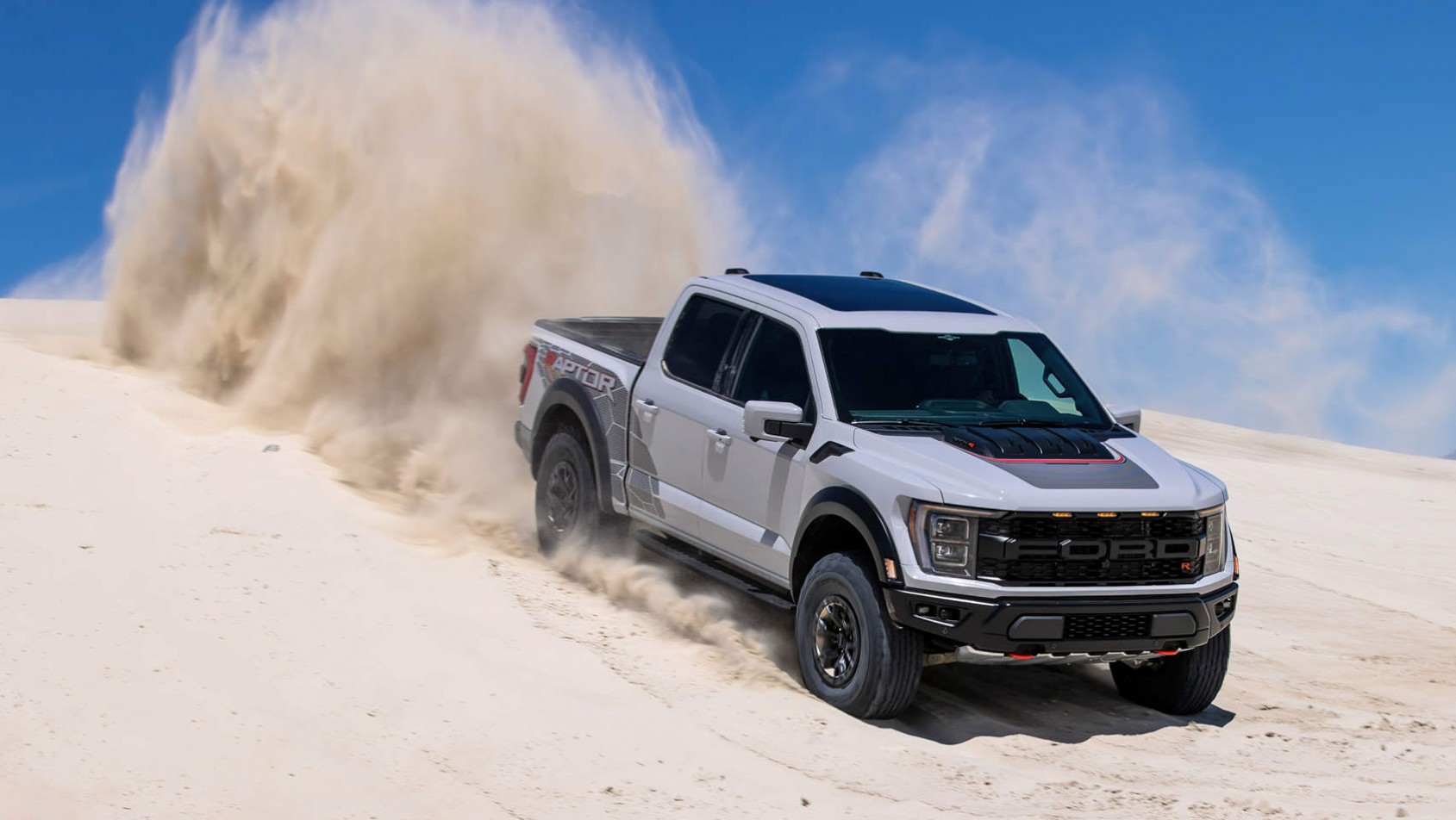 Ford F-150 Raptor R Nowy Ford F-150 Raptor R z charakterystycznym wybrzuszeniem na masce