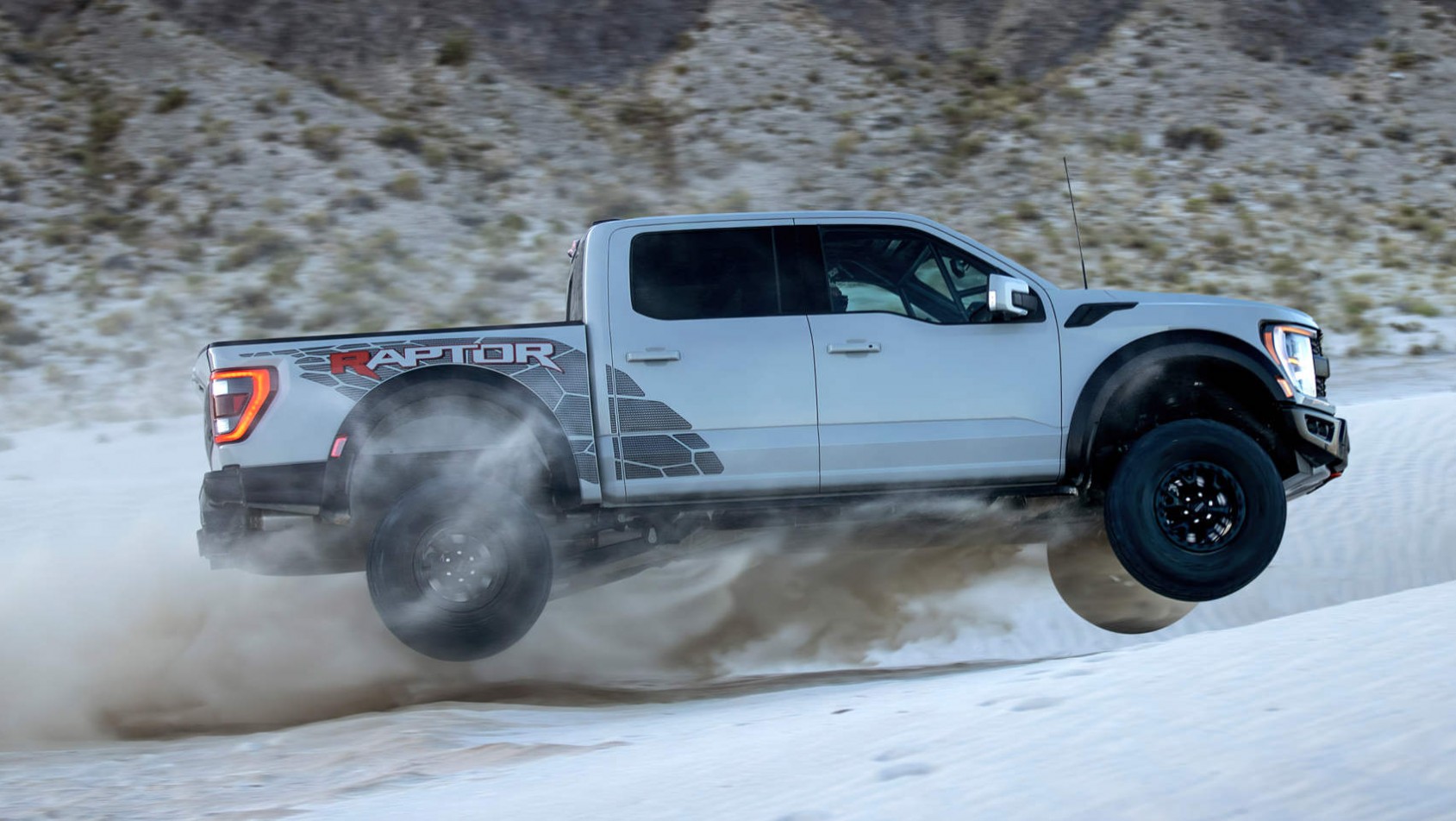 Ford F-150 Raptor R Nowy Ford F-150 Raptor R - wykorzystuje skok amortyzatorów