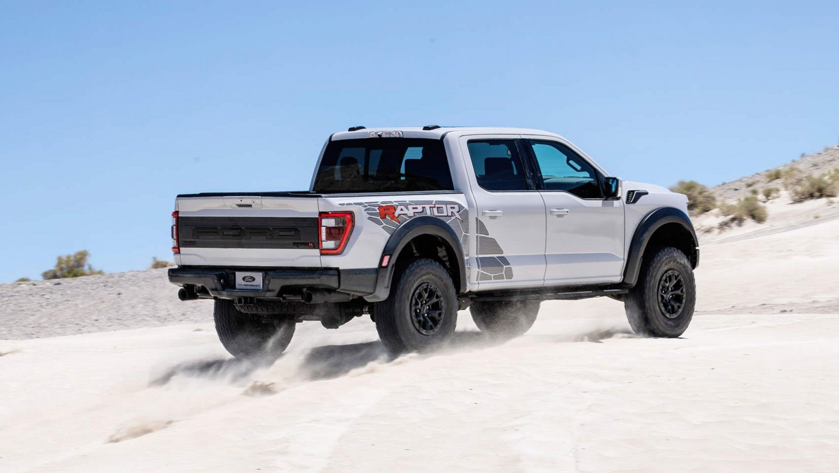 Ford F-150 Raptor R Nowy Ford F-150 Raptor R - na piaskach pustyni