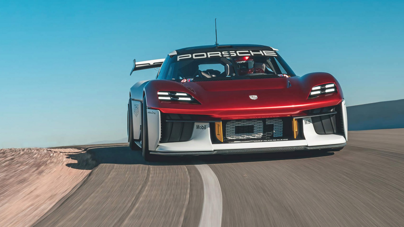 Porsche Mission R  Porsche Mission R na torze