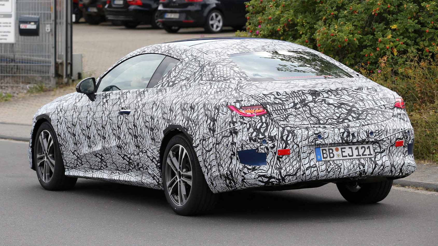 Nowy Mercedes CLE w kamuflażu