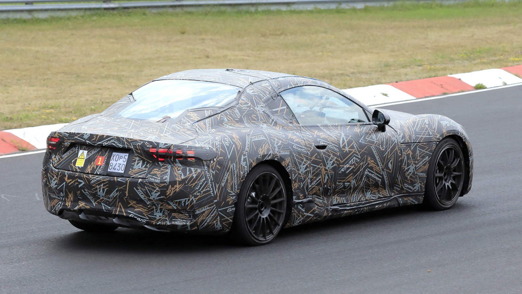 Maserati GranTurismo Folgore - podczas testów na torze