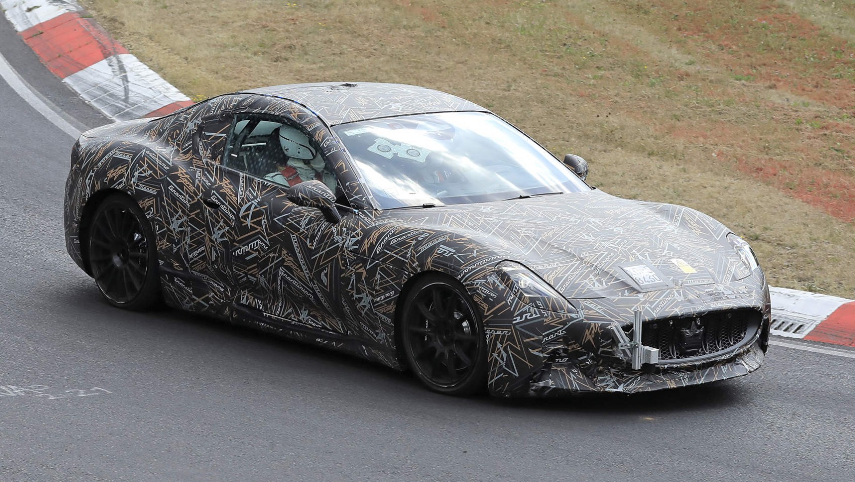 Maserati GranTurismo Folgore w kamuflażu