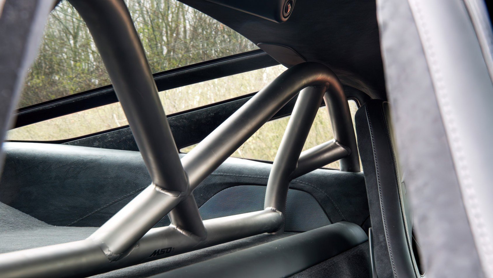 McLaren 720s wnetrze wzmocnienia