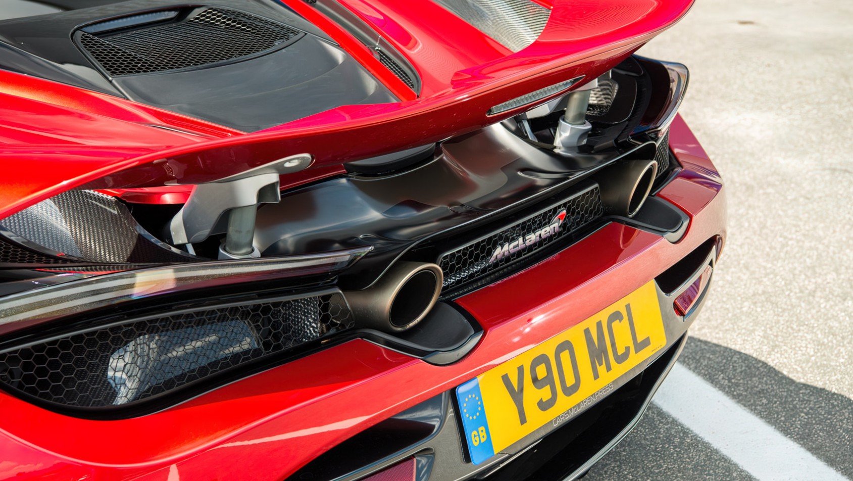 McLaren 720s tył