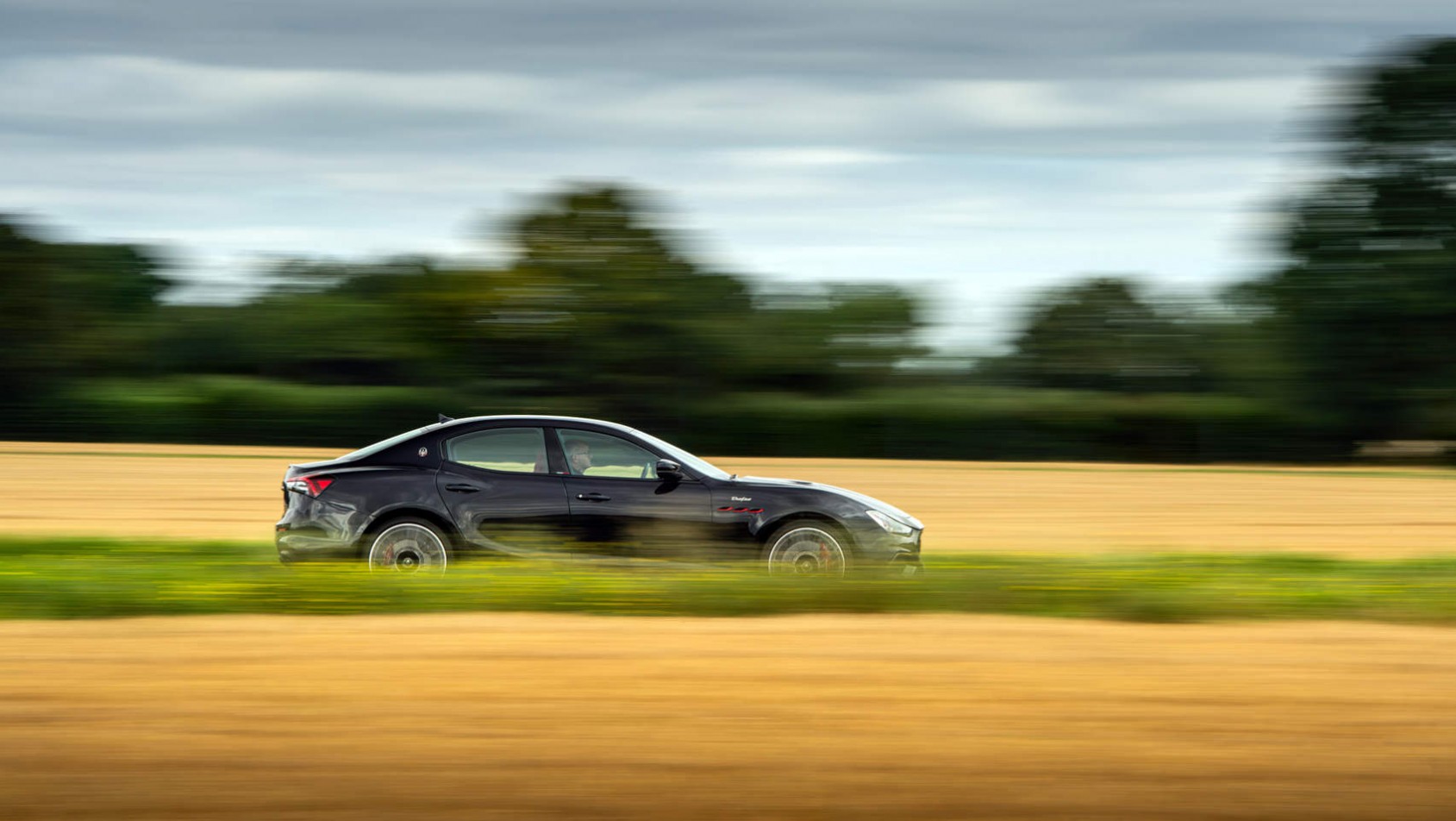 Maserati Ghibli Trofeo - dynamiczne ujęcie