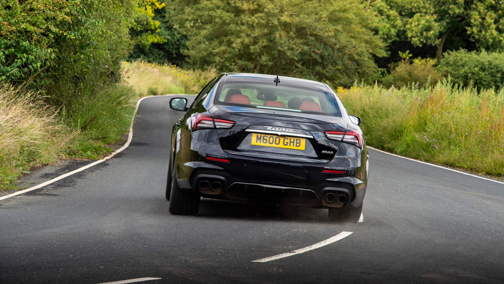 Maserati Ghibli Trofeo - wychodzi z zakrętu