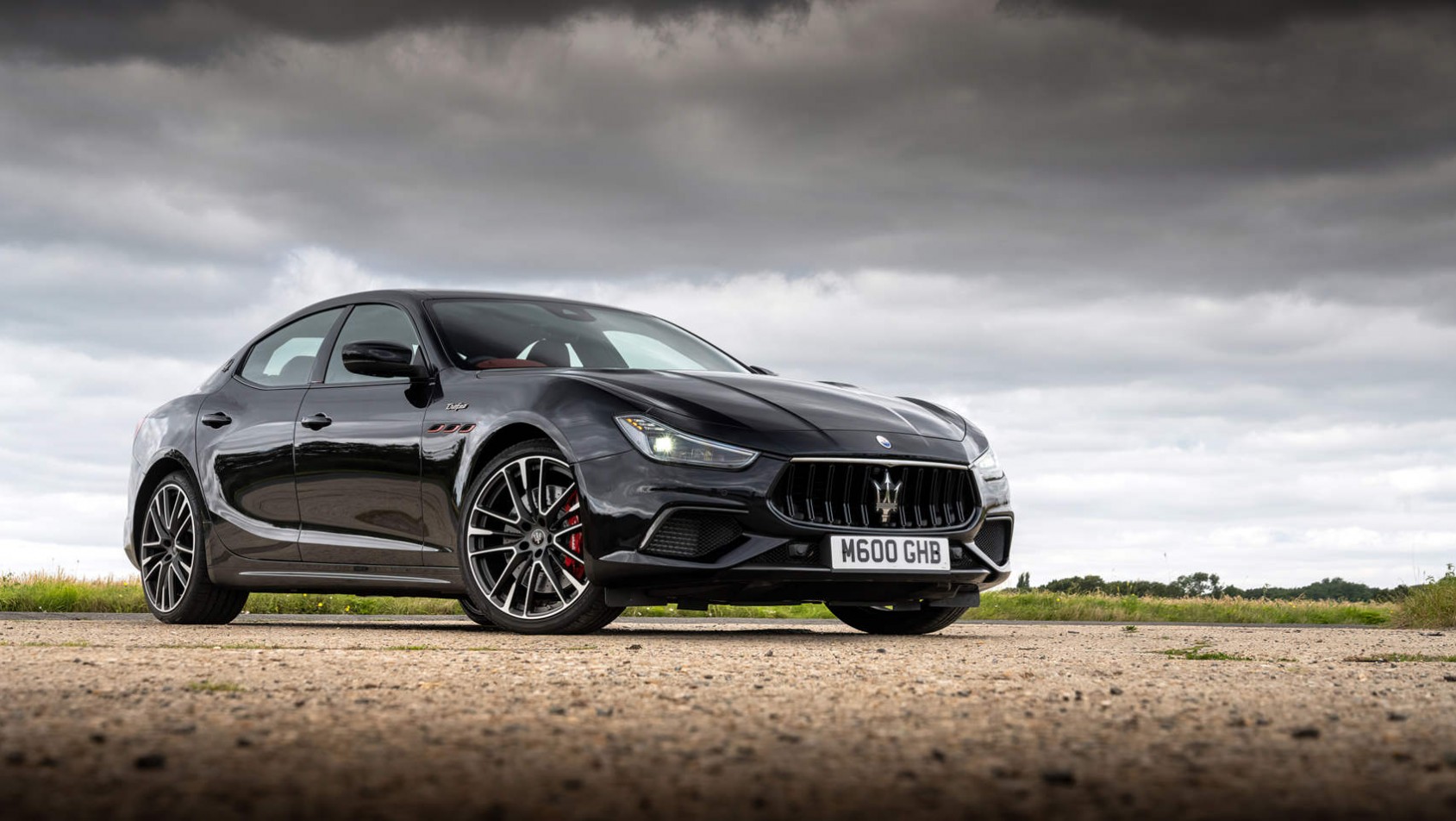 Maserati Ghibli Trofeo - sylwetka auta