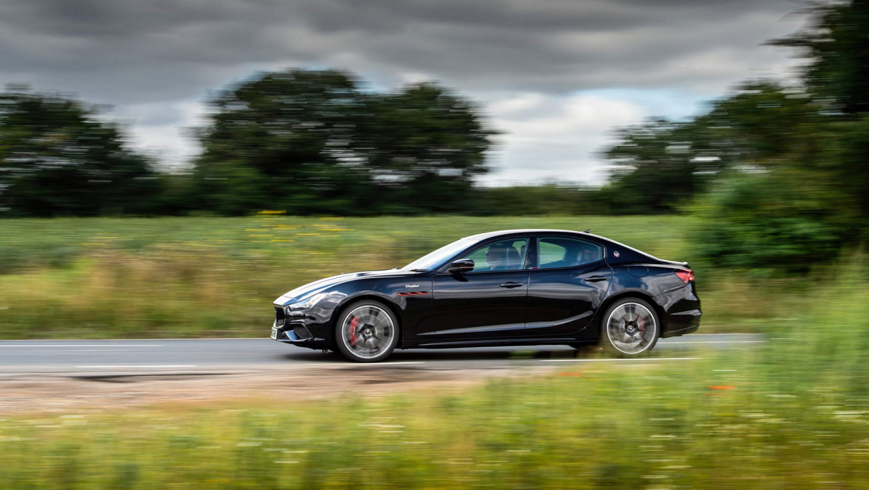 Maserati Ghibli Trofeo podczas szybkiej jazdy