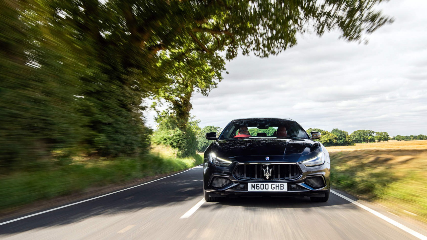 Maserati Ghibli Trofeo - front auta