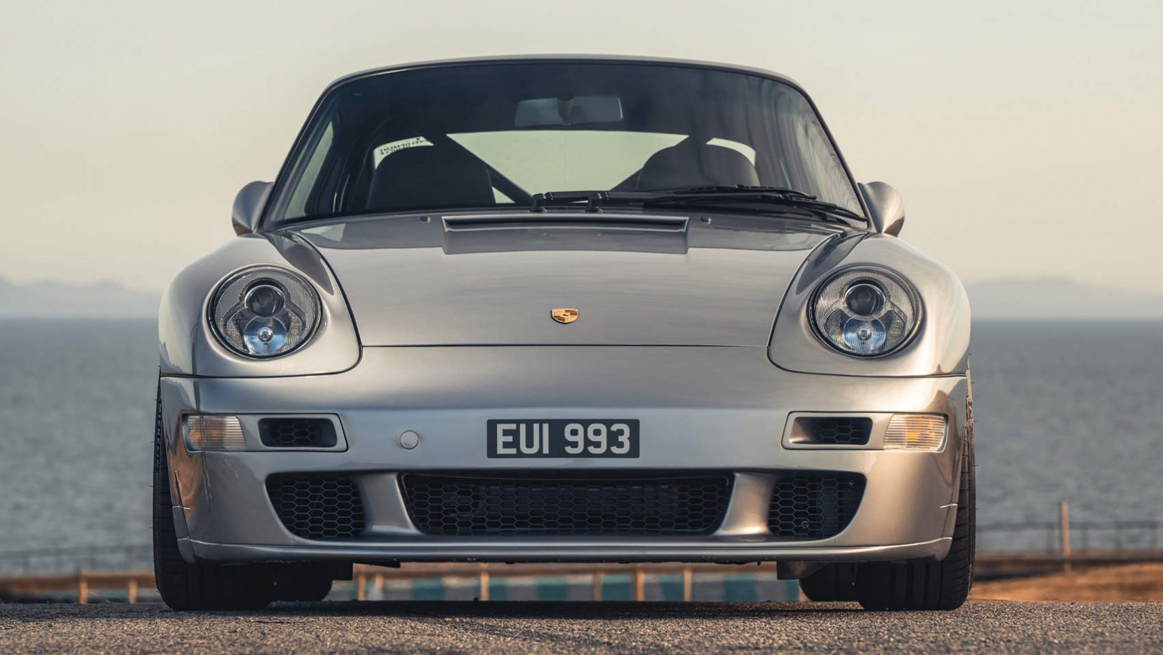 Autoart Porsche 993R - front auta